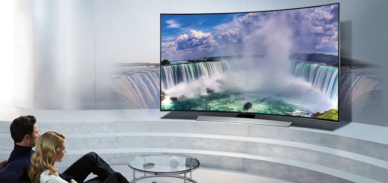 Samsung lança a primeira TV 4K com tela curva a chegar ao Brasil