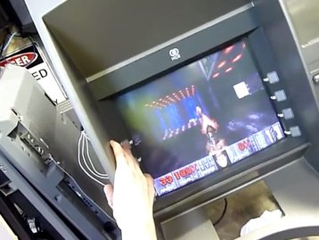 Que tal jogar Doom no caixa automático?