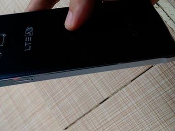 Galaxy Alpha: aparelho surge ao lado de iPhone e com preço digno do rival