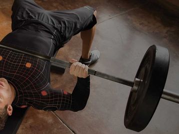Roupa de academia tecnológica calcula desempenho dos seus exercícios
