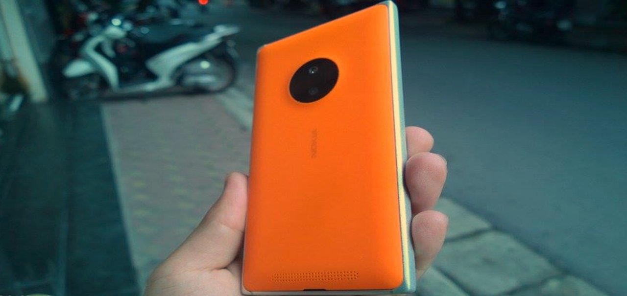 Um dia antes do seu anúncio, imagens vazadas revelam detalhes do Lumia 830