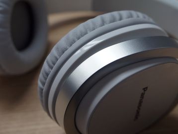 Review: headphone Panasonic RP-HX550E-W