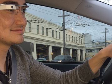 Google Glass atrapalha a direção tanto quanto usar um smartphone