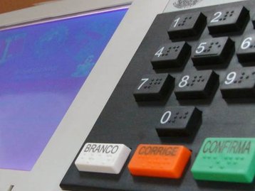 TSE terá que correr para resolver problemas até domingo (26)