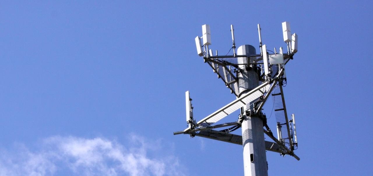 Cobrança por instalação de antenas de celulares é ilegal, entende Justiça