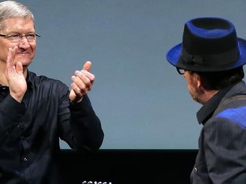 Político russo quer impedir Tim Cook de entrar no país por ser gay