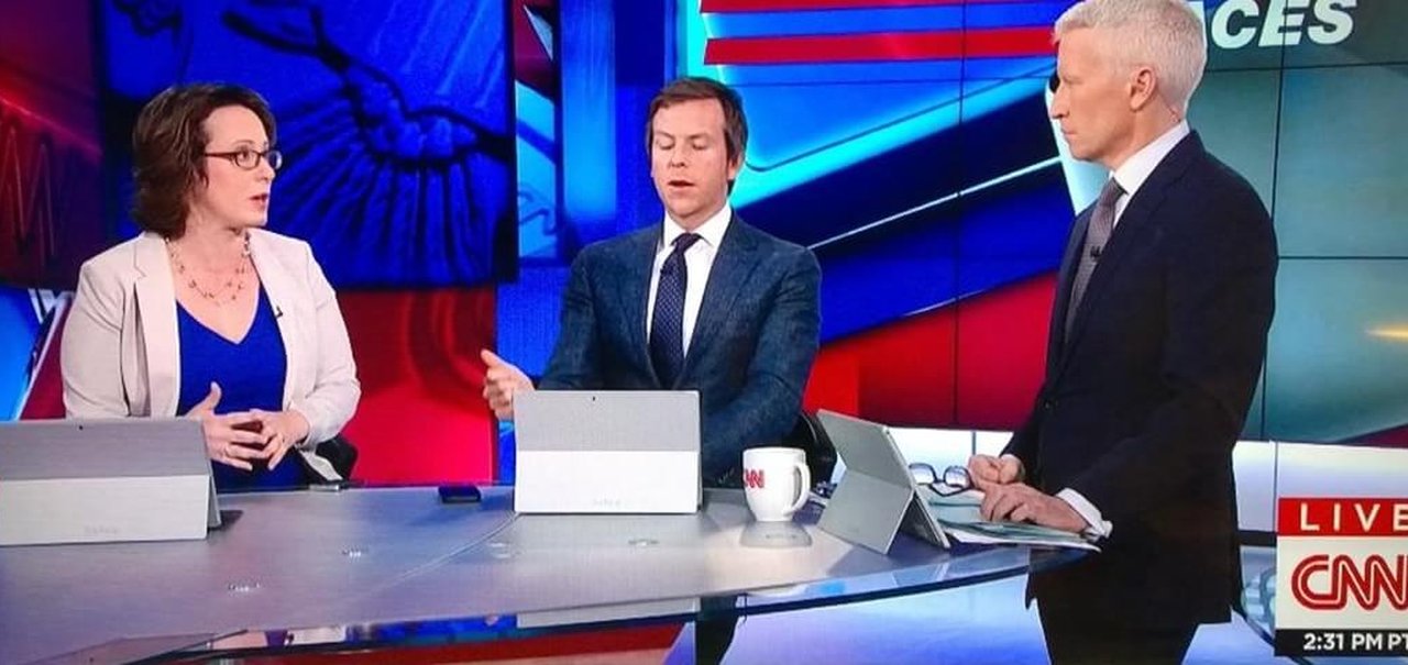 Jornalistas da CNN usam Surface Pro 3 como apoio do iPad