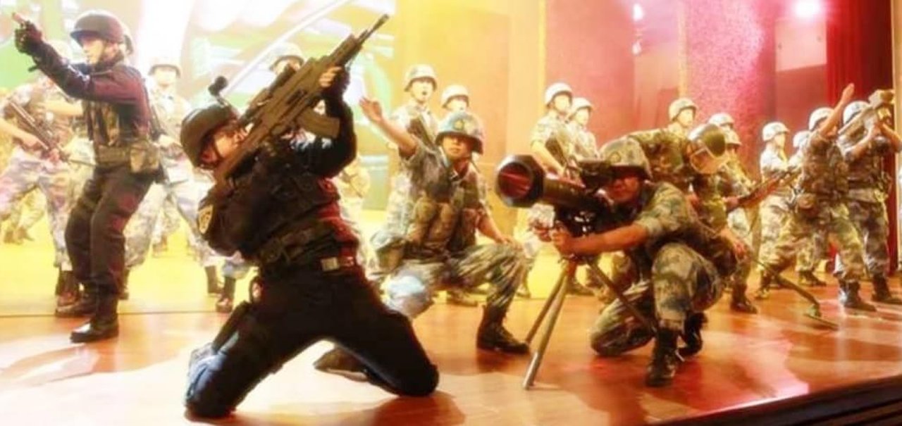 Superarma chinesa junta rifle de assalto e lançador inteligente de granadas