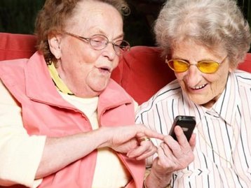 Que tal presentear seus avós? Conheça os celulares ideais para os velhinhos