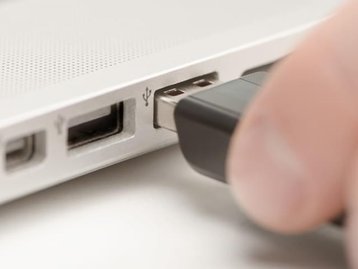 Por que até hoje preciso ejetar um dispositivo antes de tirar da porta USB?