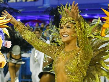 A internet não perdoa: fantasia de Claudia Leitte no Carnaval vira meme