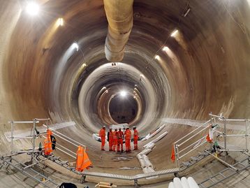 Veja um drone voar pelos novos e impressionantes túneis do metrô de Londres