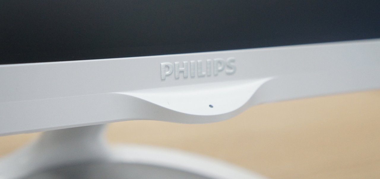 Review: monitor Philips Brilliance Bluetooth 245C5QHAW