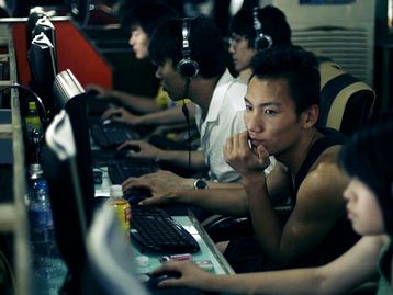 Empresas chinesas oferecem acompanhantes gamers para jogadores solitários