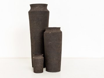 Vasos feitos de lixo tecnológico são terrivelmente impressionantes