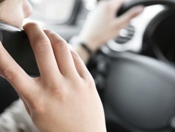 Pesquisa mostra que uso de Facebook ao volante é um grande perigo