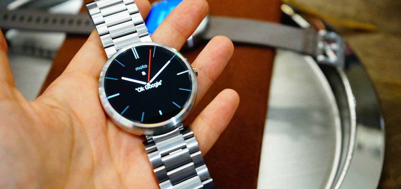 Moto 360 com pulseira de metal chega ao Brasil por R$ 1.099