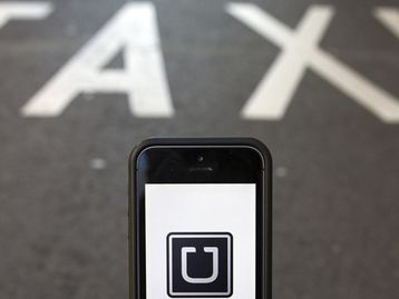 Justiça de São Paulo nega pedido de taxistas e mantém Uber em funcionamento