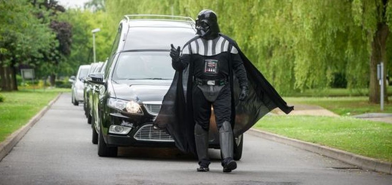 Funeral à fantasia? Confira essa maluquice que teve até o Darh Vader