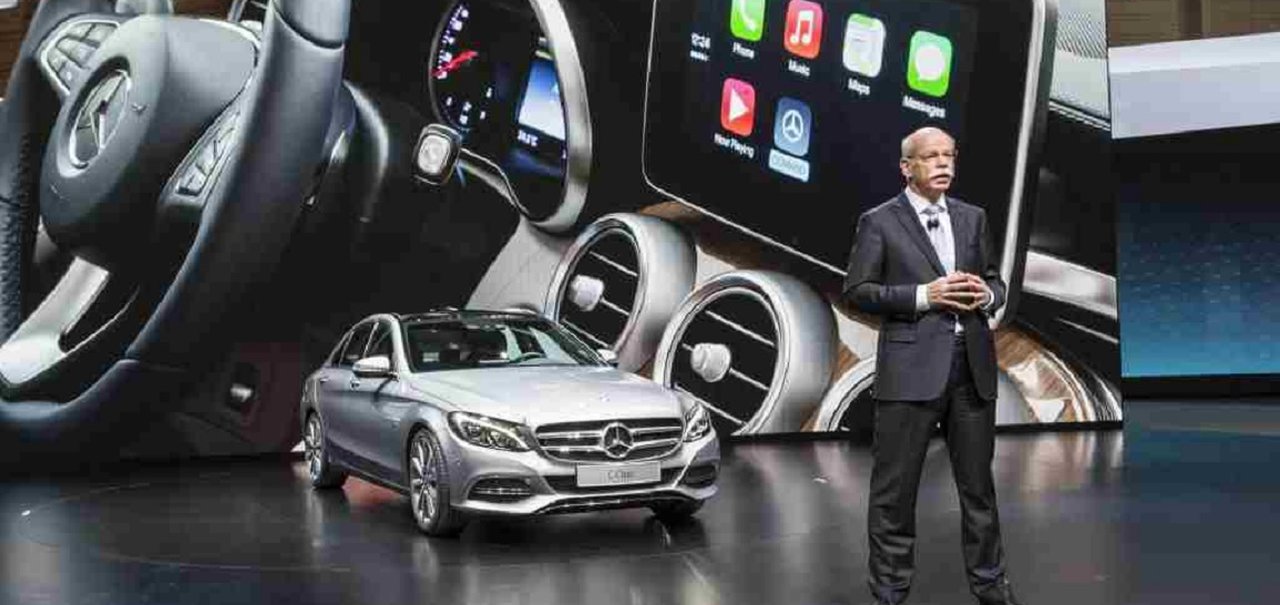 Mercedes-Benz deve firmar parceria com Google e Apple