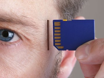 Cientistas desenvolvem implantes elétricos para ampliar a memória