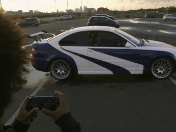 Insano: vídeo mostra jogador controlando um BMW M3 GTR com DualShock 4