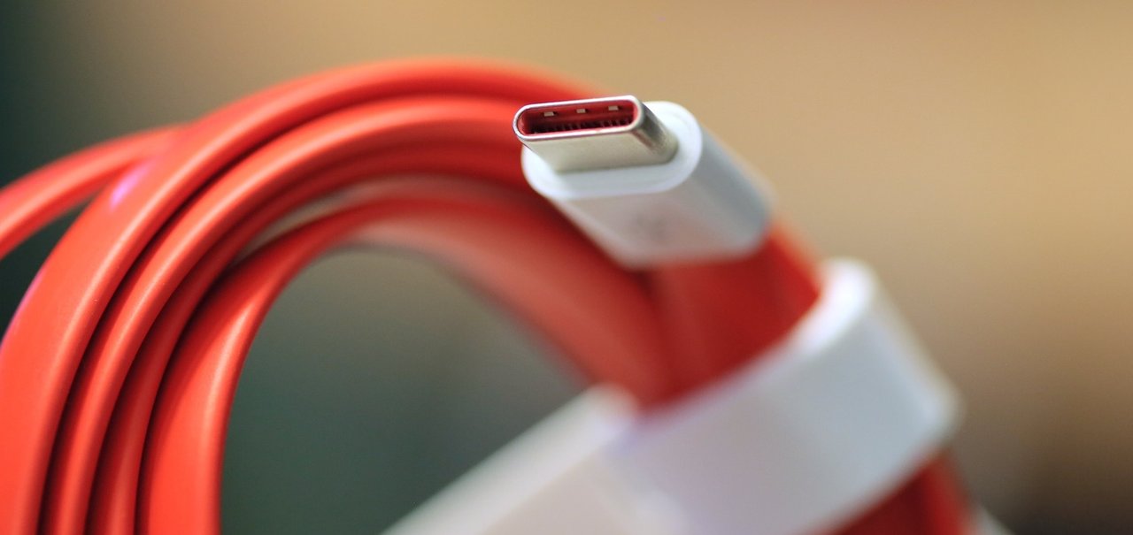 OnePlus admite que seu cabo USB-C pode danificar aparelhos de outras marcas