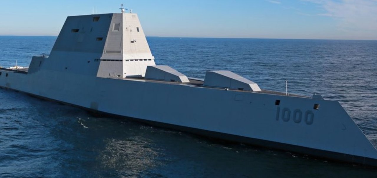 Zumwalt: o maior navio da marinha dos EUA faz primeiros testes no oceano