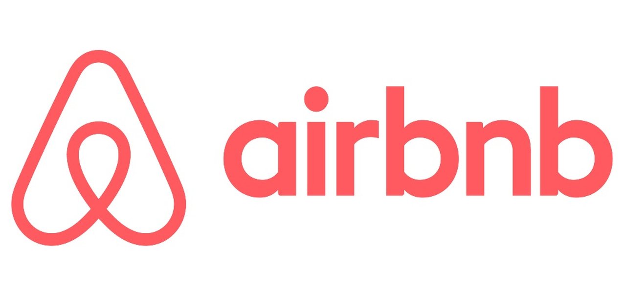 Mulher processa airbnb após encontrar câmera escondida no cômodo alugado 