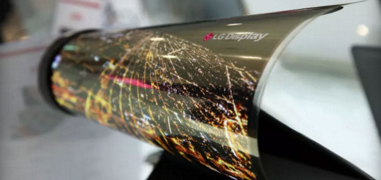 LG apresenta display OLED que pode ser enrolado como um jornal