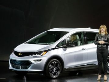 Chevrolet Bolt: edição 2017 do carro elétrico é apresentada pela GM