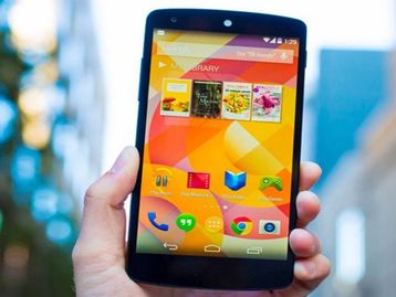 Gambiarra de fã faz Nexus 5 ganhar leitor caseiro de cartão micro SD