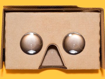 Tocante: com ajuda de Google Cardboard, mulher volta a ver após 8 anos