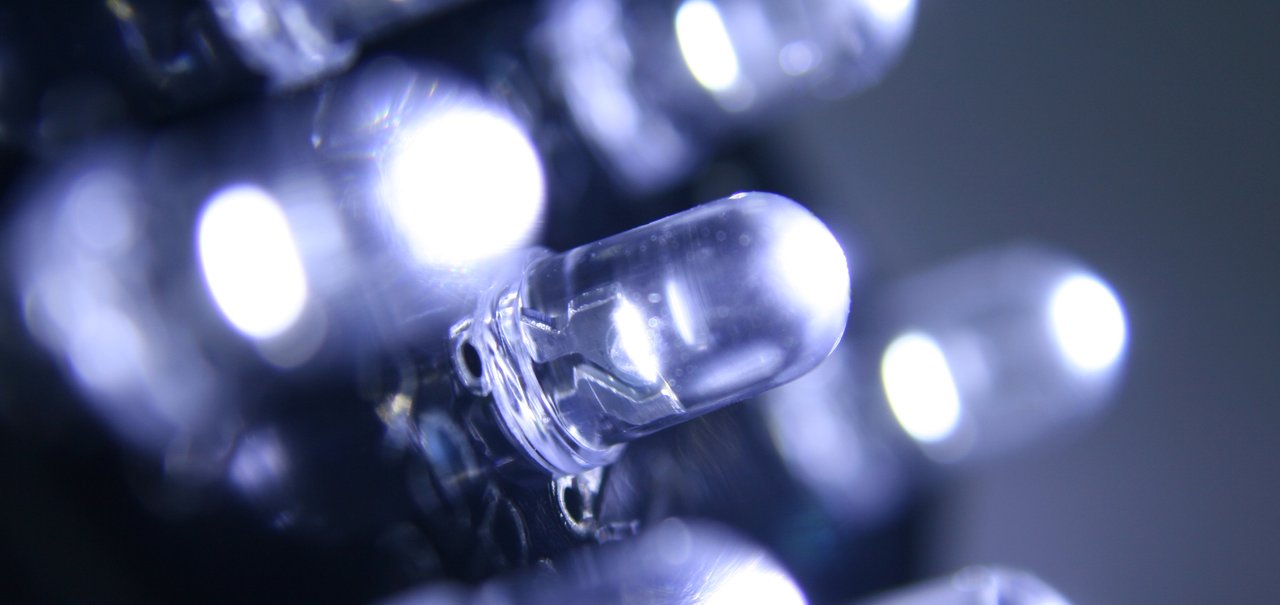 LEDs do futuro podem ser 60% mais brilhantes graças aos vagalumes