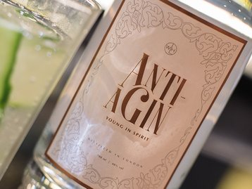 Anti-aGin: empresa lança gin que promete deixar você mais jovem