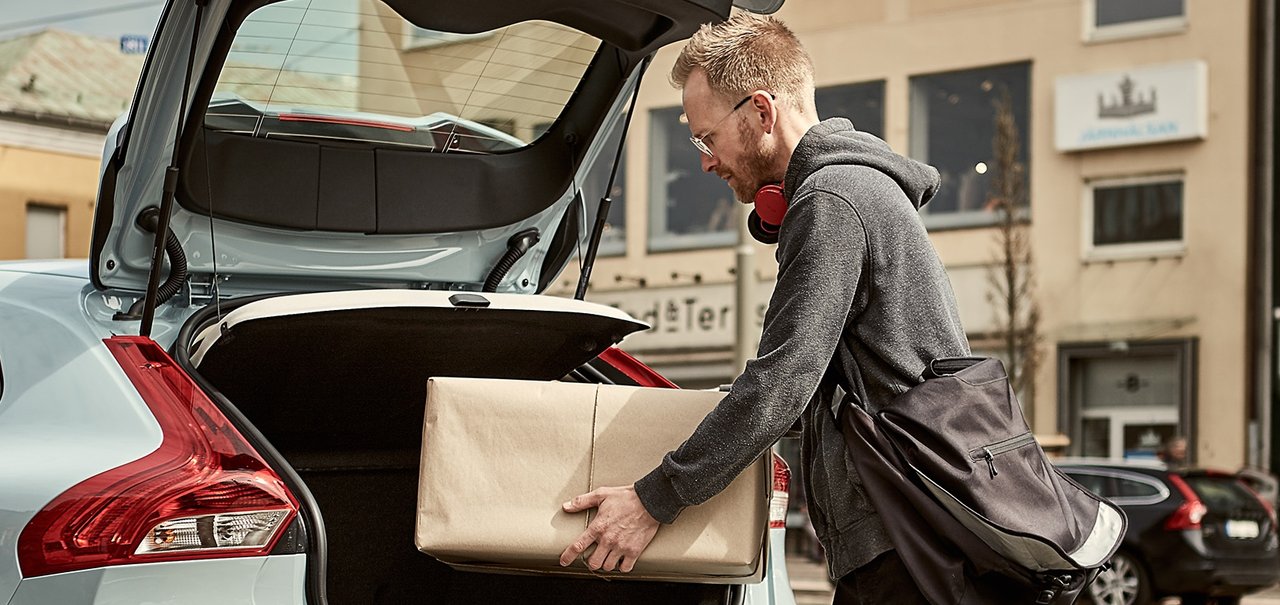 Volvo está testando serviço que faz entregas no porta-malas de seu carro