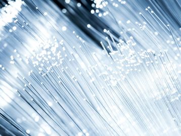 Veja como funcionam e são criados os cabos de fibra óptica