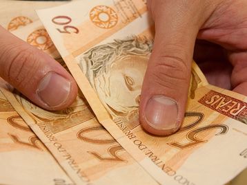 Dicas e macetes para não pagar as taxas abusivas dos bancos brasileiros
