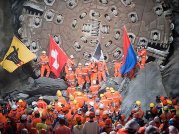 O buraco é fundo: maior túnel subterrâneo do mundo é inaugurado na Suíça