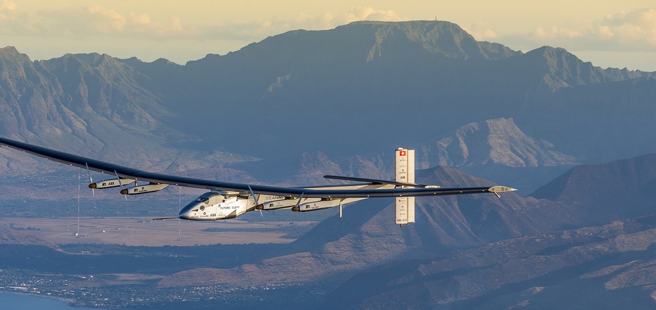 Avião movido a energia solar atravessa oceano Atlântico pela primeira vez