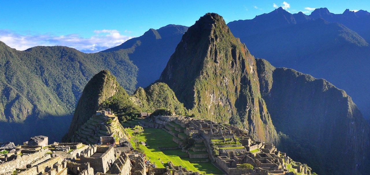 Turista morre ao tentar tirar selfie à beira de precipício em Machu Picchu