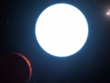 Encontraram um planeta supermassivo dançando com três estrelas
