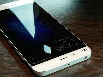 Corpo de vidro e câmera dual podem dar as caras no Xiaomi Mi5s