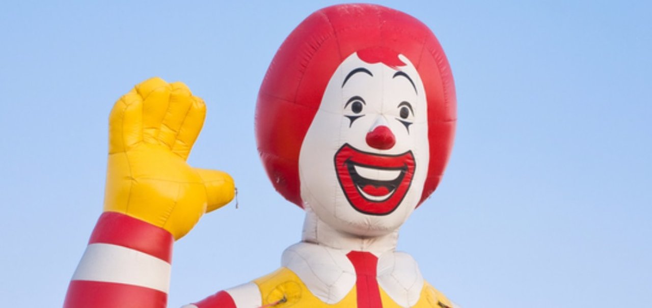 McDonald's não quer mais clientes vendo pornografia enquanto comem