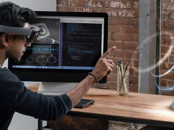 Microsoft começa venda do HoloLens ao público geral; veja quanto custa