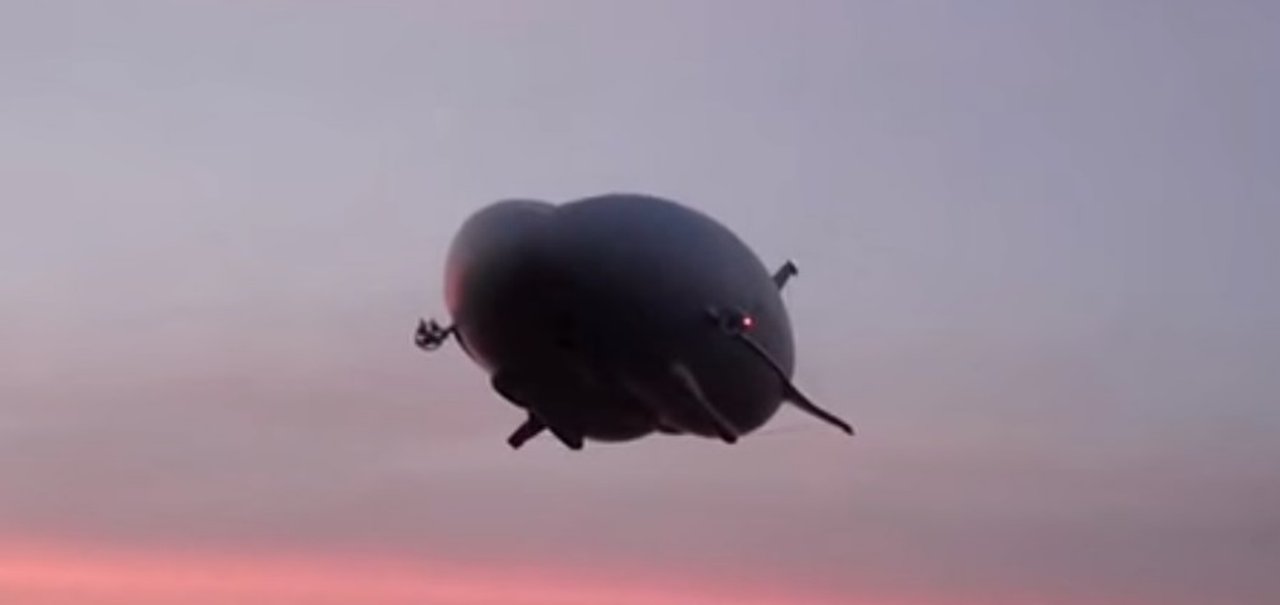 Airlander 10: dirigível de 90m de comprimento faz primeiro voo.... de novo