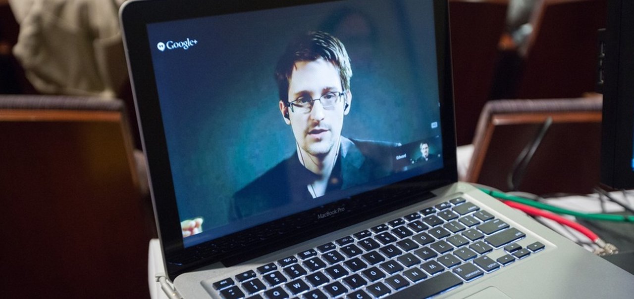 Snowden vai conversar ao vivo com o diretor de seu filme em cinemas dos EUA