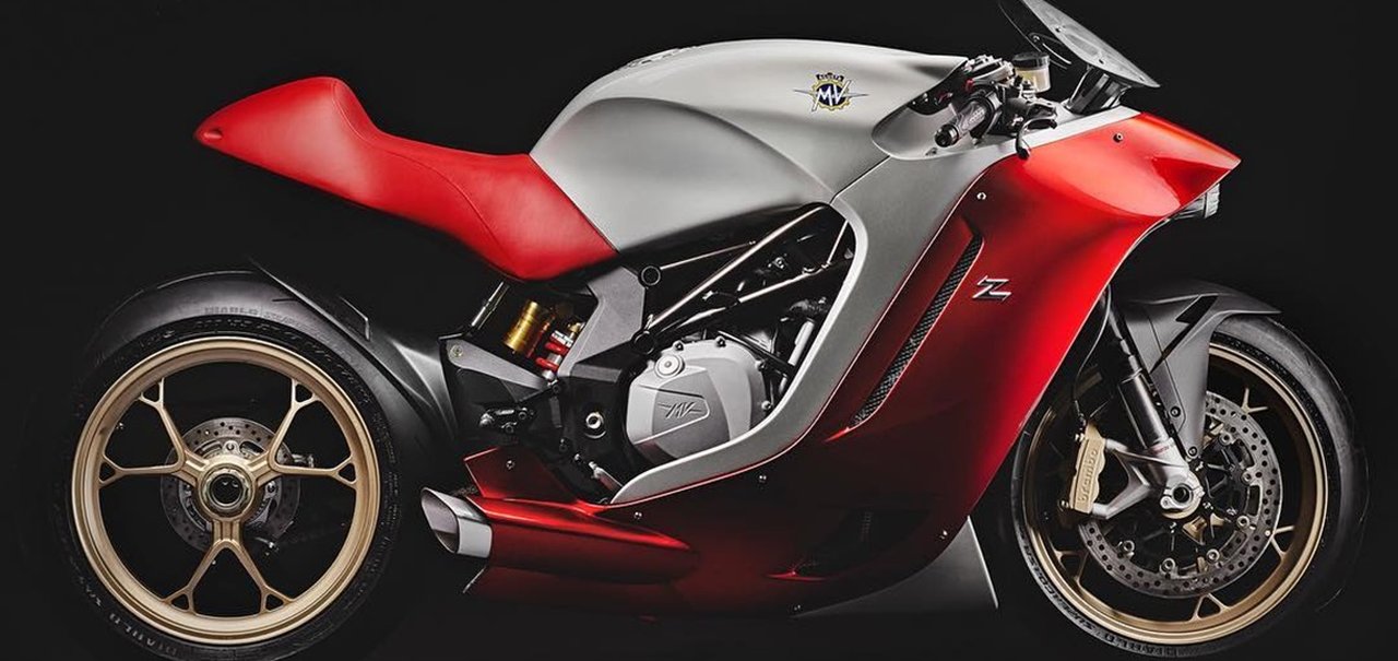 Montadora italiana MV Agusta mostra sua nova moto F4Z