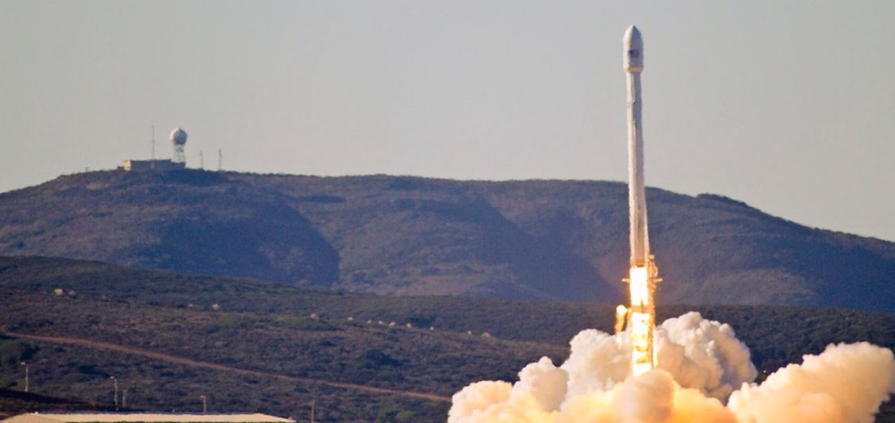 Explosão do Falcon 9: internet vai à loucura com hipótese de 'ataque alien'
