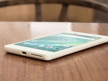 Primeiras impressões sobre o Sony Xperia E5; mande suas perguntas